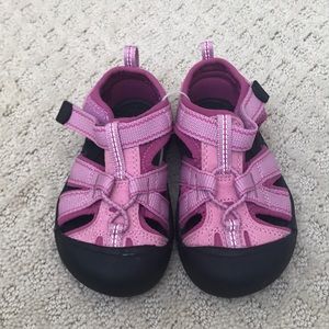 Brand new Keen sandals size 7 US toddler girl